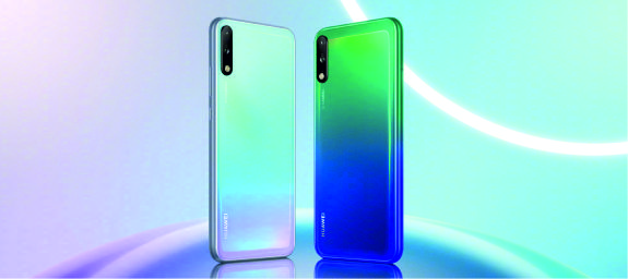 Картинка к статье: Huawei delights fans of the brand with the new budget officer Enjoy 10 Plus. Review from Sunday21.
